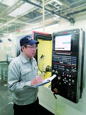 許建柱 以智能系統守護口罩生產線，創(chuàng)新支付結算助力不斷供